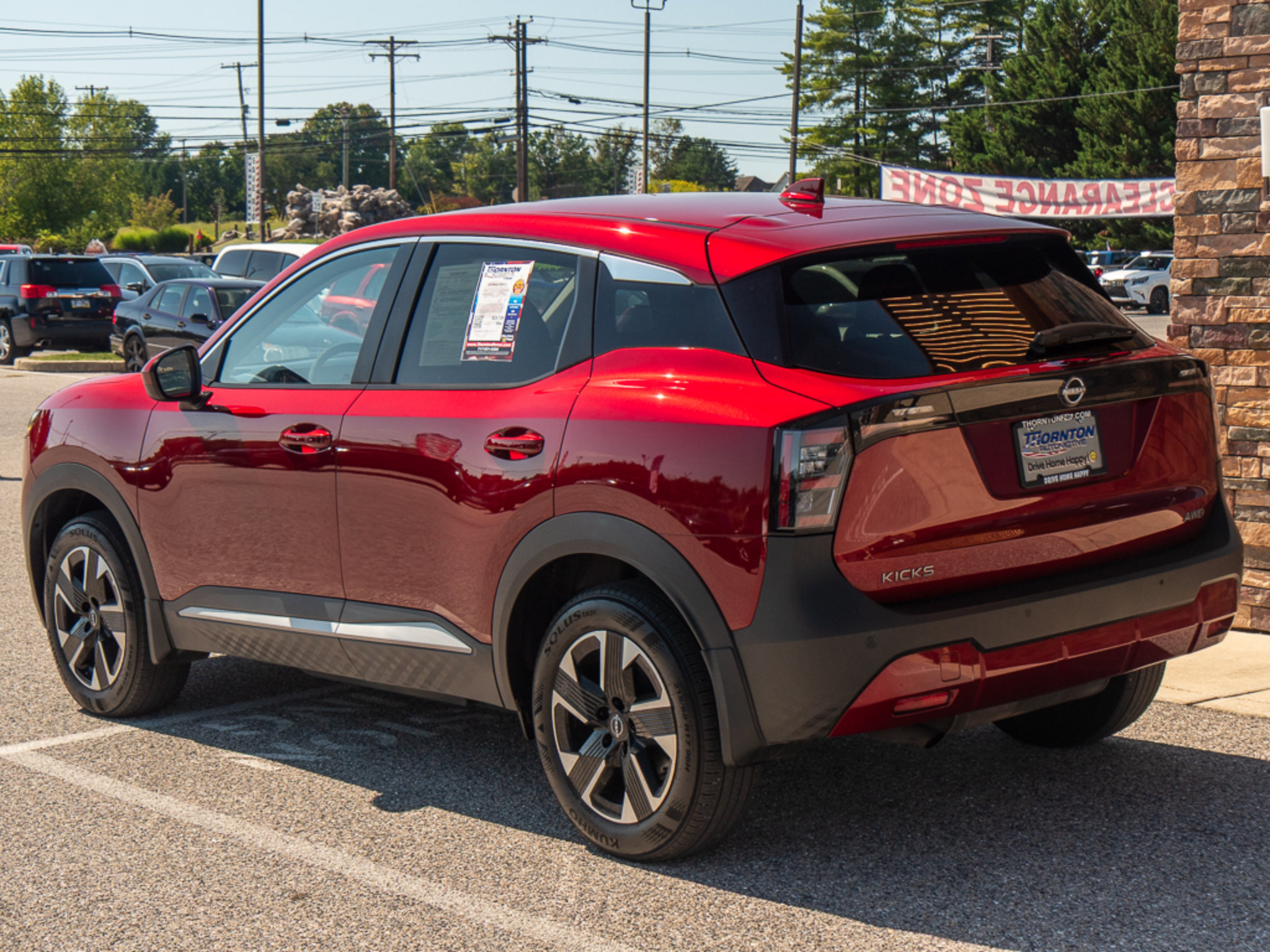 Used 2025 Nissan Kicks SV AWD/4WD image 5