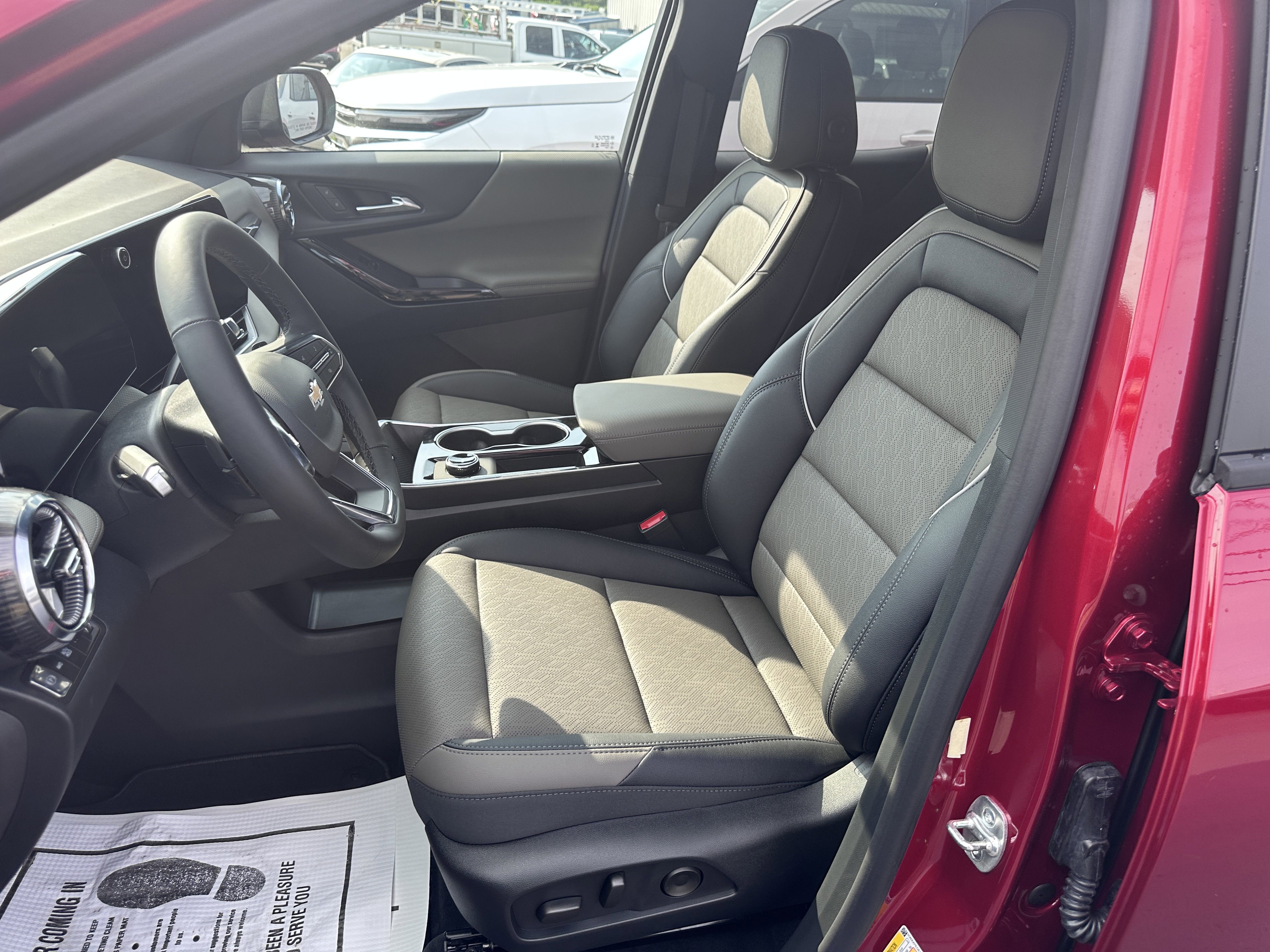 New 2026 Chevrolet Equinox LT w/ Convenience Package II image 11