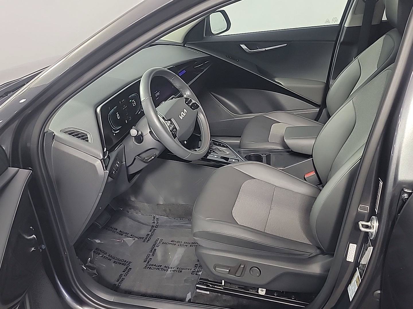 Certified 2023 Kia Niro EX FWD image 17