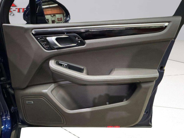 Used 2024 Porsche Macan image 84