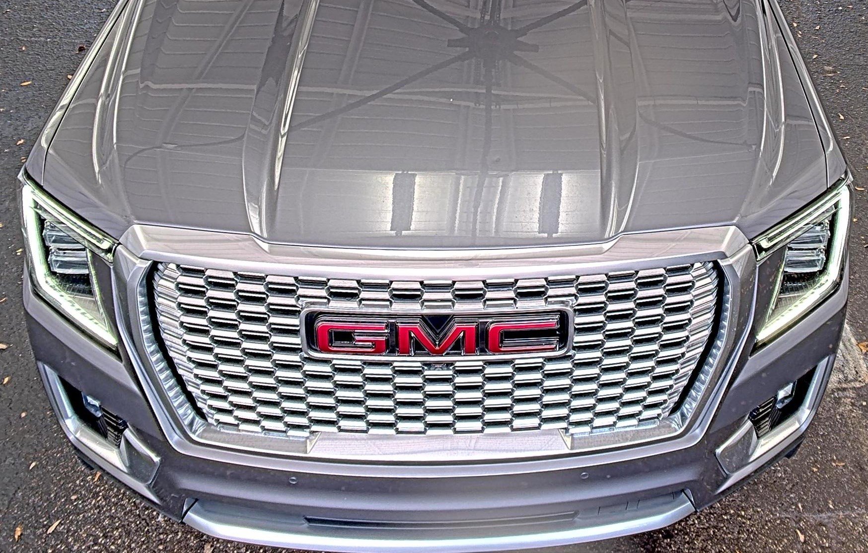Used 2021 GMC Yukon Denali w/ Denali Premium Package image 10