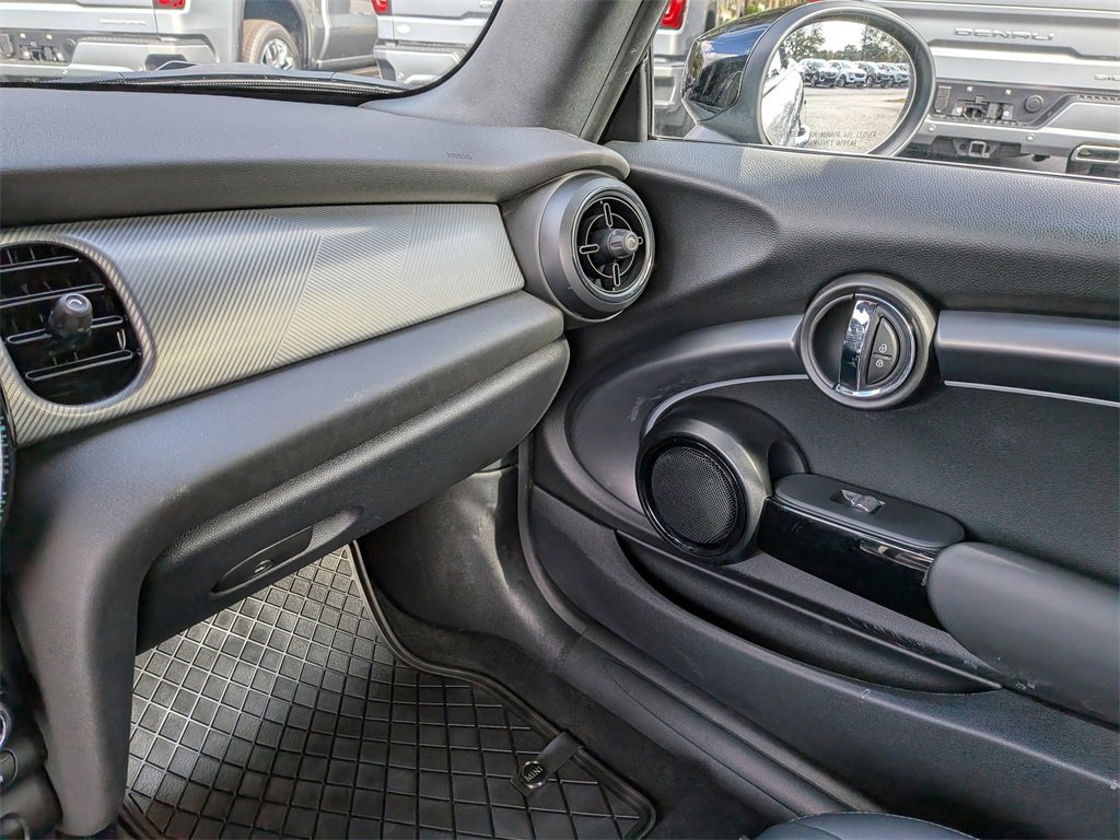 Used 2024 MINI Cooper Classic image 17