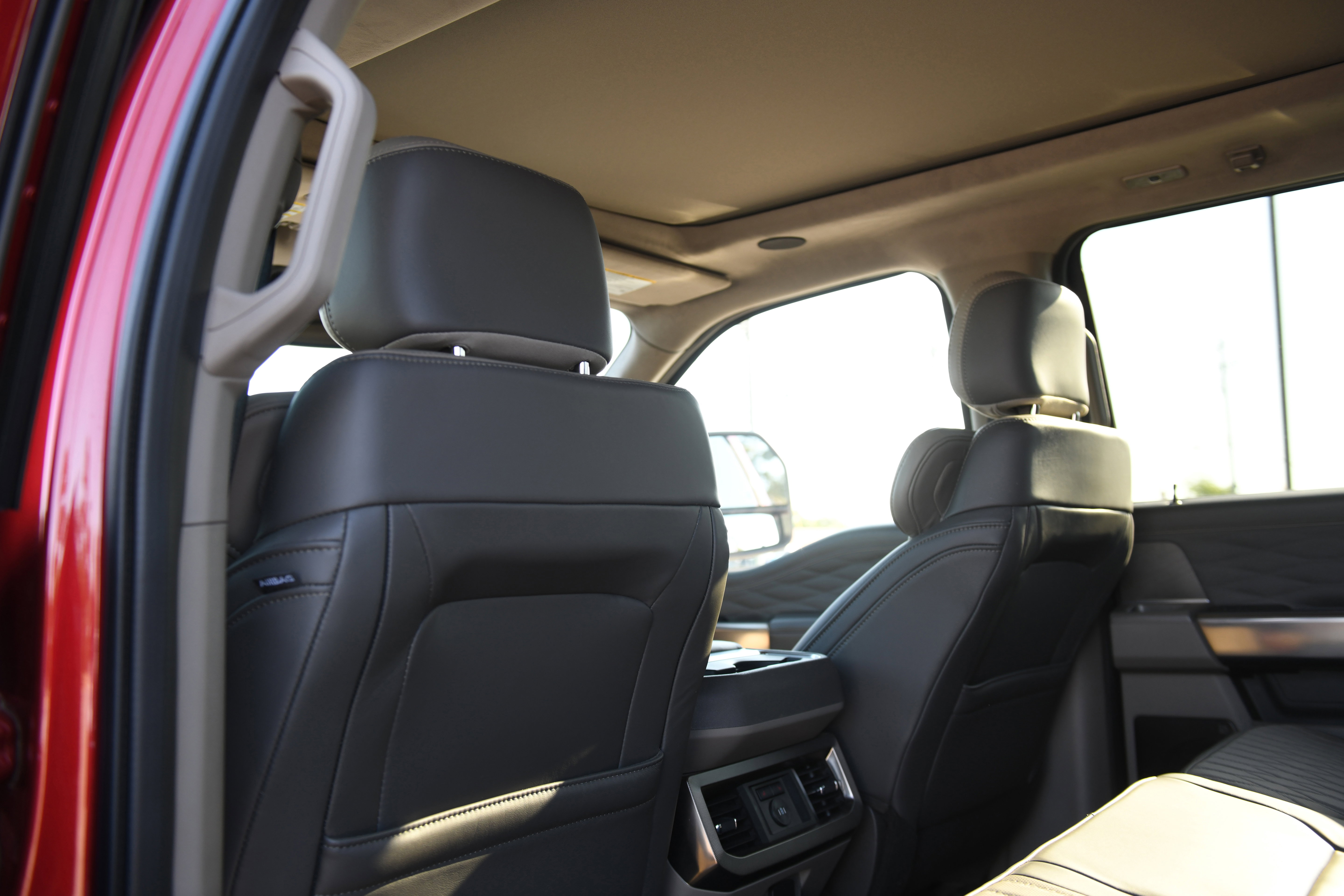 Used 2025 Ford F250 Platinum w/ Platinum Plus Package AWD/4WD image 14
