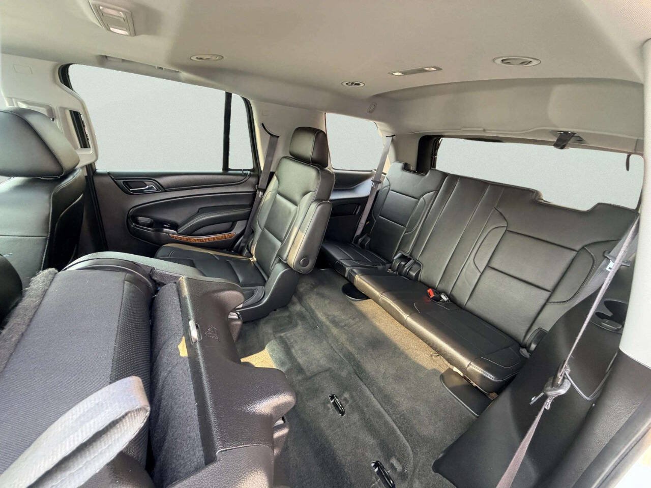 Used 2016 Chevrolet Tahoe LTZ AWD/4WD image 27