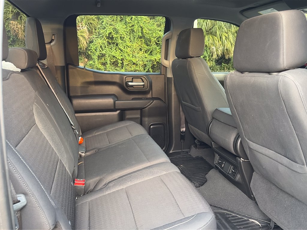 Used 2024 Chevrolet Silverado 1500 Custom w/ Turbomax Blackout Package RWD image 9