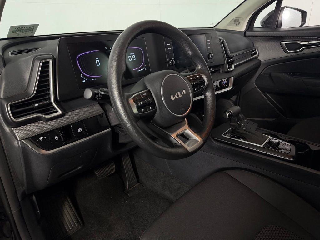 Used 2025 Kia Sportage LX image 19