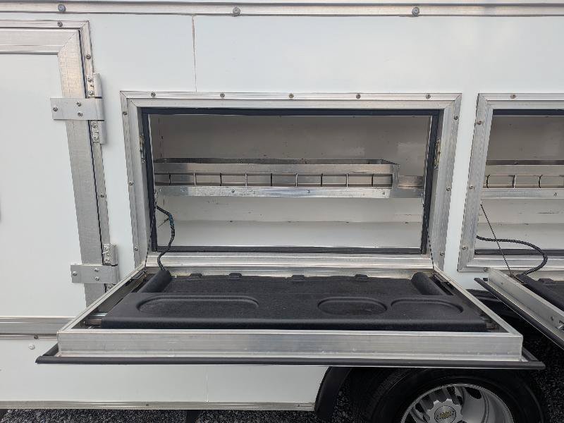 Used 2023 Chevrolet Express 4500 w/ Power Convenience Package RWD image 18
