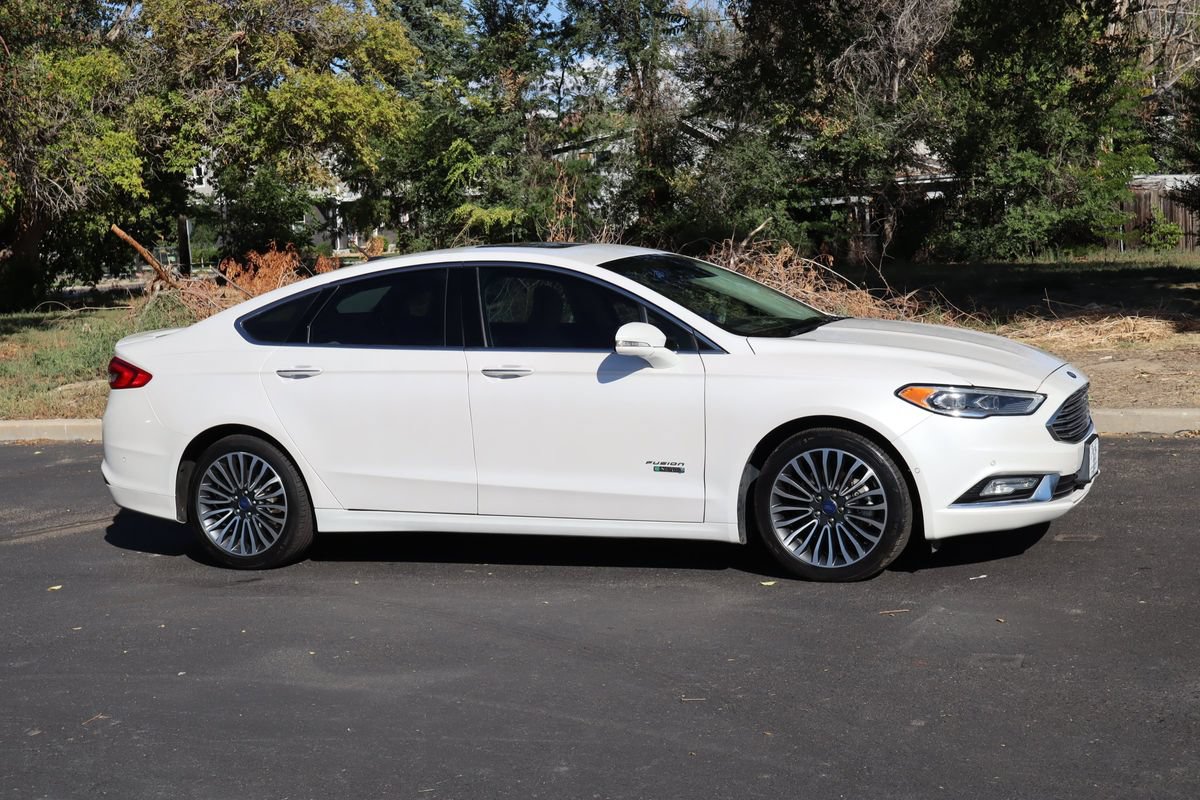 Used 2017 Ford Fusion Energi Titanium FWD image 2