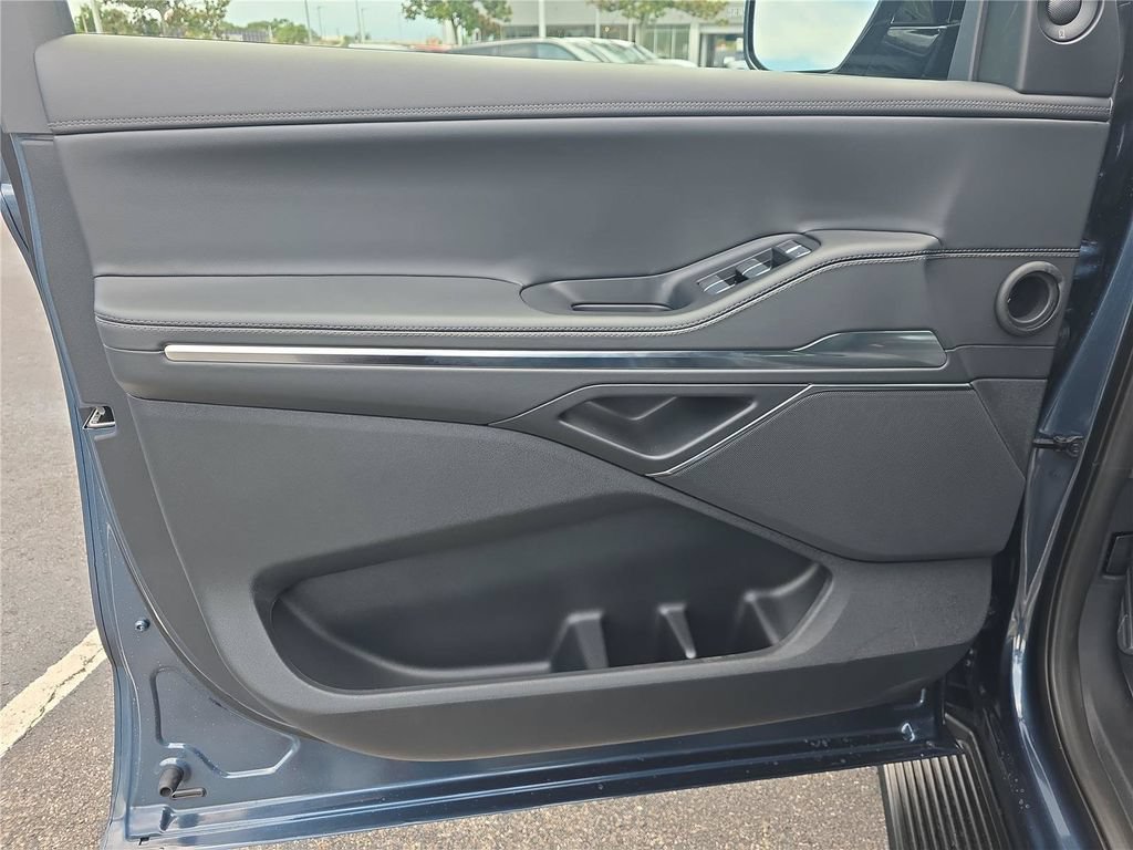 New 2027 Lincoln Navigator Premiere RWD image 14