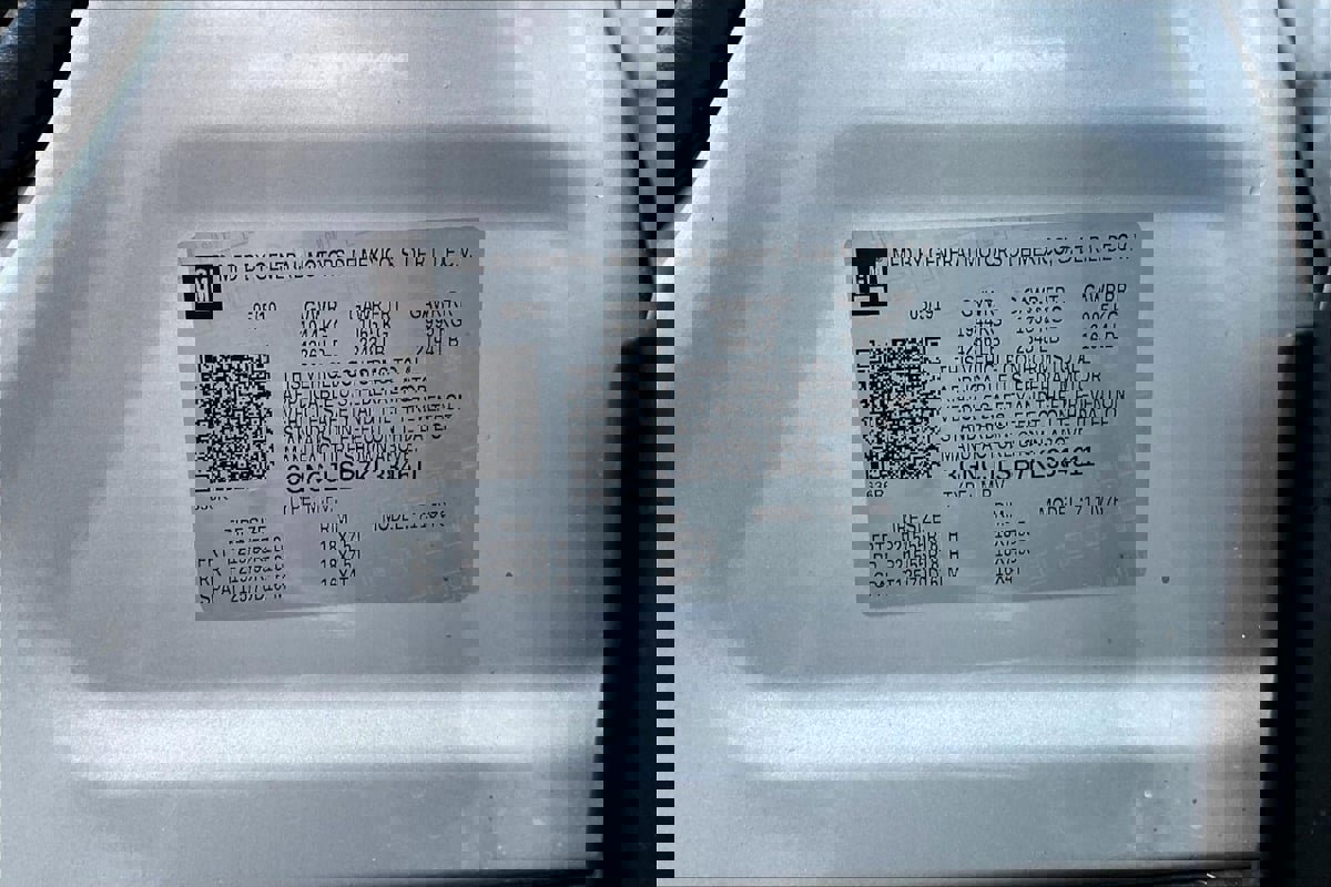 Used 2019 Chevrolet Trax LT w/ Redline Edition image 34