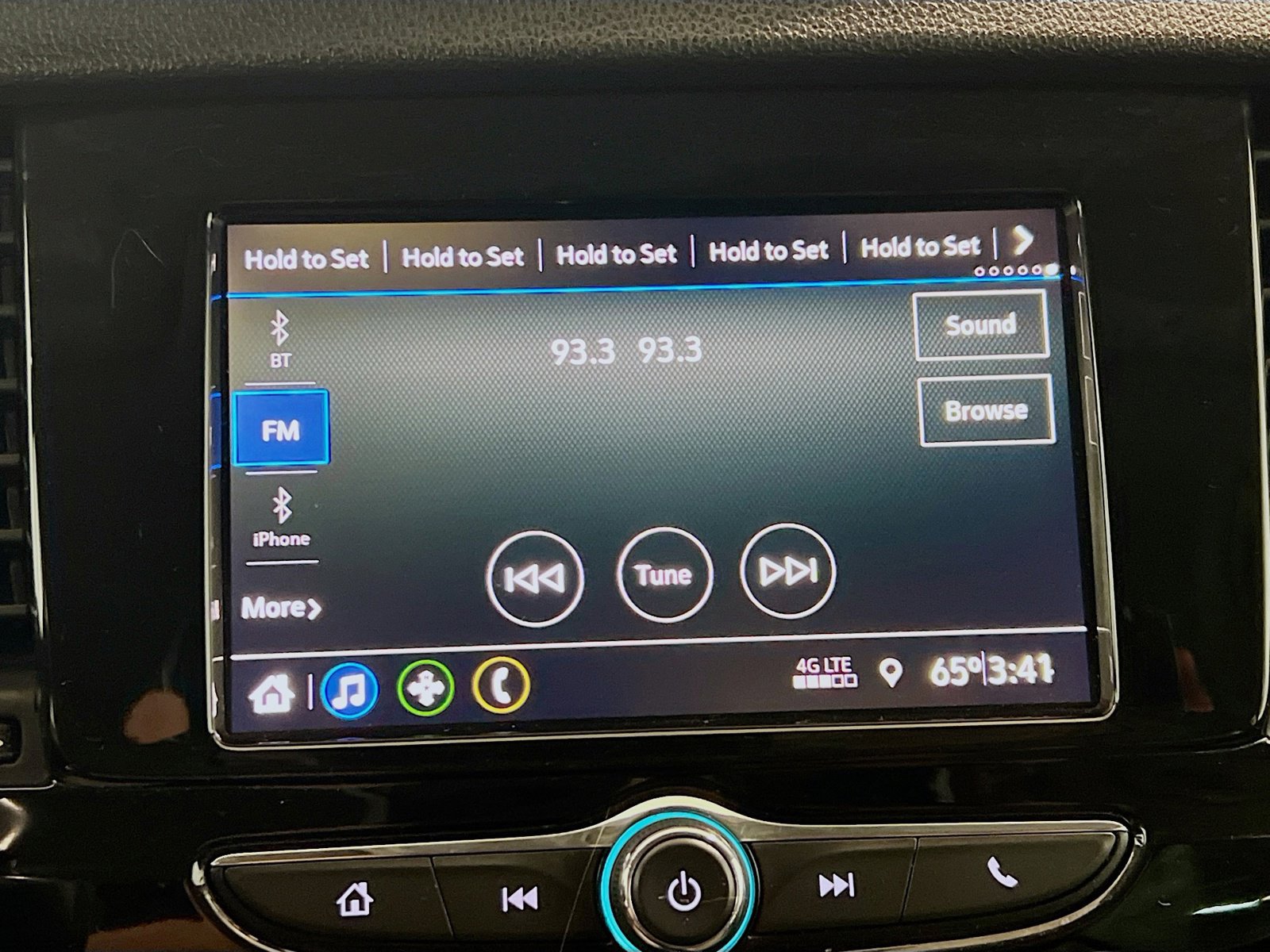 Used 2022 Buick Encore Preferred w/ Safety Package FWD image 9
