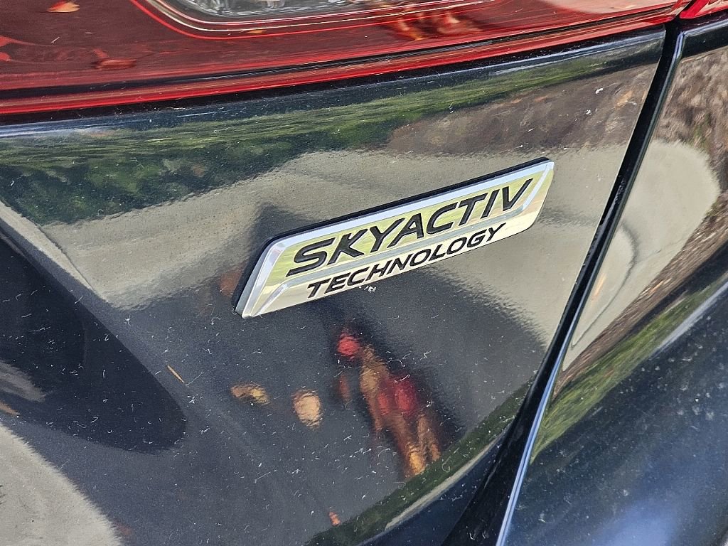 Used 2014 MAZDA MAZDA3 i Touring w/ Technology Package image 11