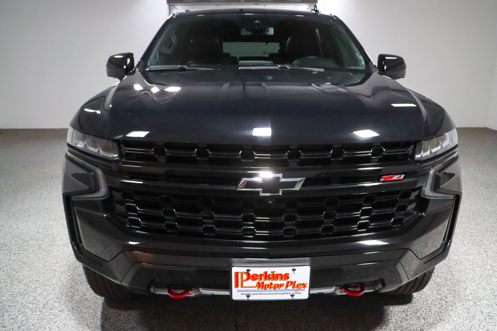 Used 2024 Chevrolet Tahoe Z71 w/ Luxury Package AWD/4WD image 4