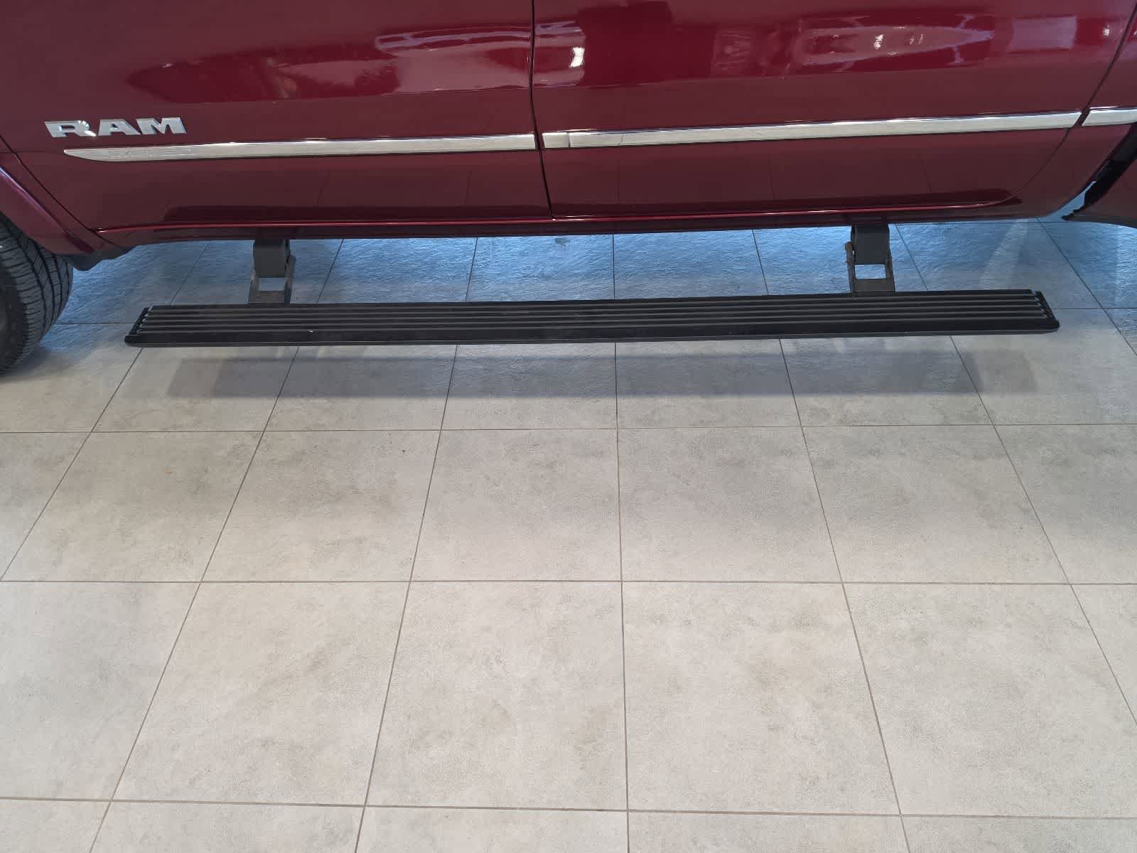 Used 2020 RAM 1500 Limited w/ Body-Colour Bumper Group AWD/4WD image 17