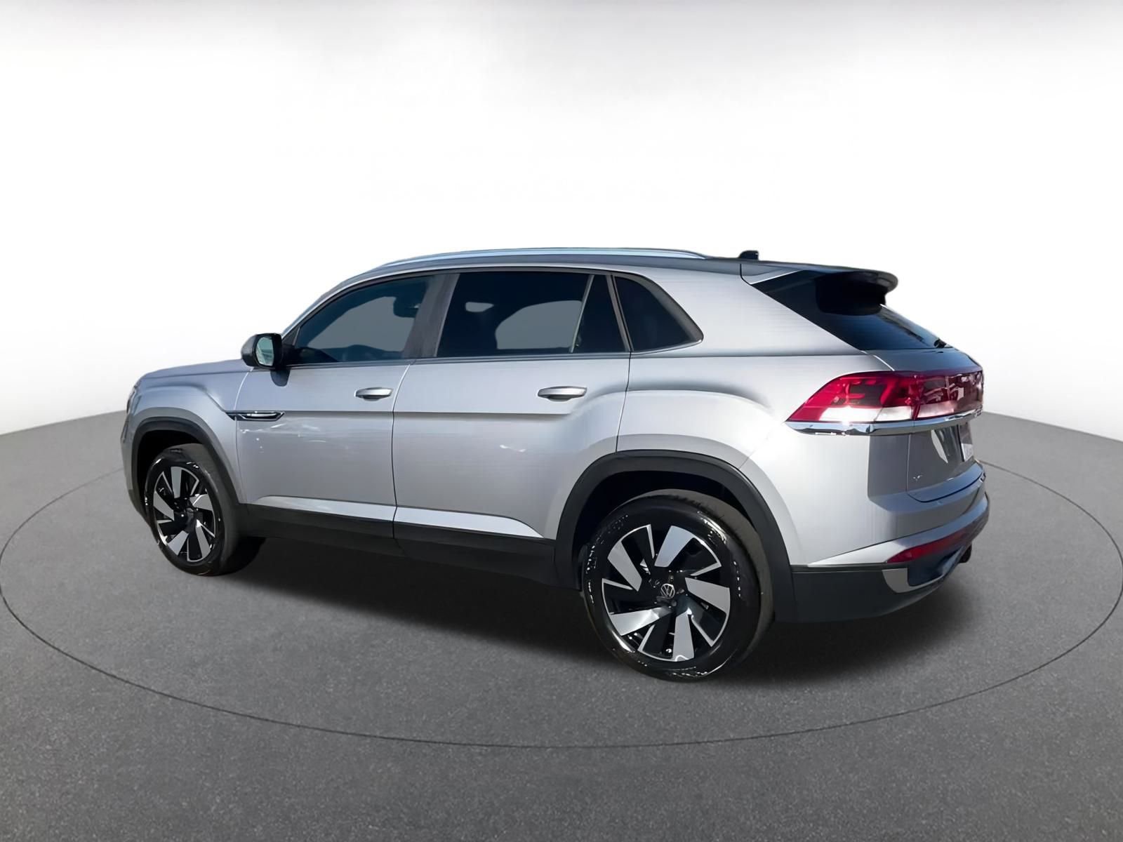 Used 2025 Volkswagen Atlas Cross Sport SE image 10