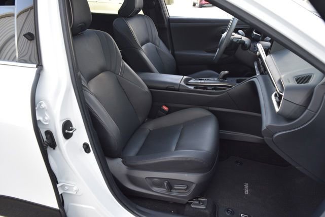 Used 2023 Toyota Crown Limited image 27