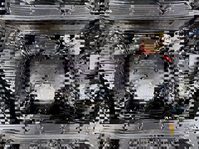 Used 2021 GMC Acadia SLE w/ Driver Convenience Package FWD image 30