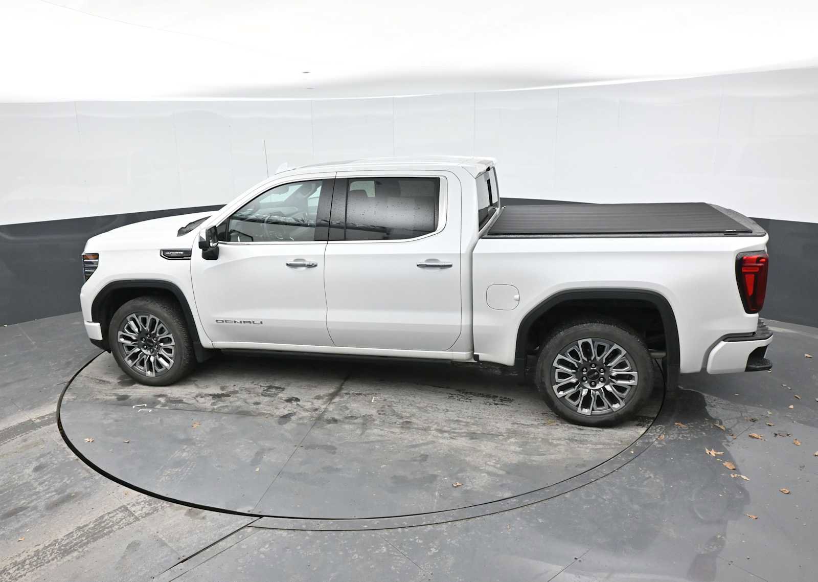 Used 2025 GMC Sierra 1500 Denali Ultimate AWD/4WD image 13