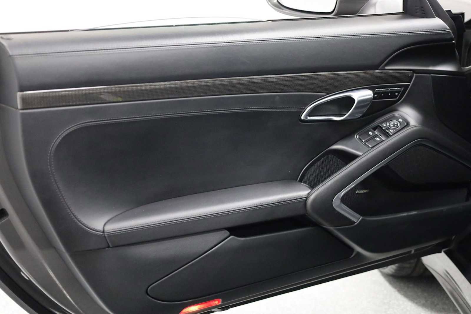 Used 2019 Porsche 911 Turbo image 16