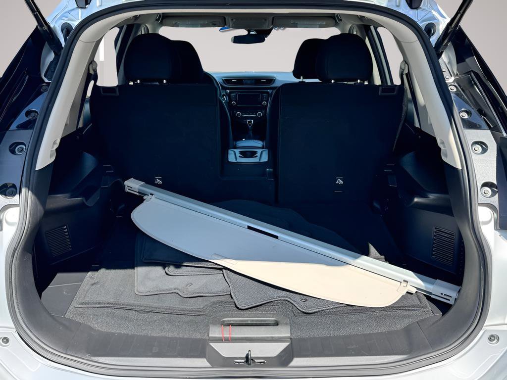 Used 2019 Nissan Rogue SV w/ Premium Package FWD image 38