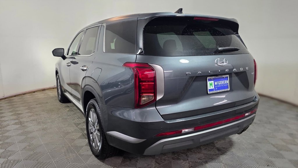 Used 2023 Hyundai Palisade SE image 3