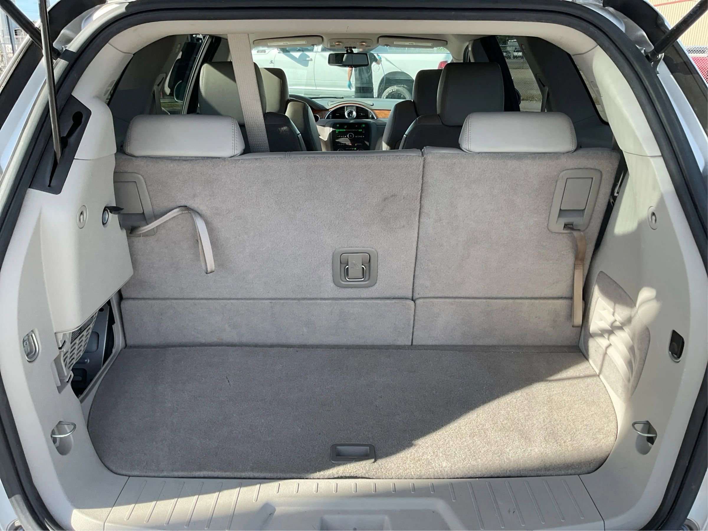 Used 2011 Buick Enclave CXL image 12