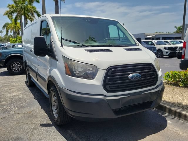 Used 2017 Ford Transit 150 130 Low Roof RWD image 2