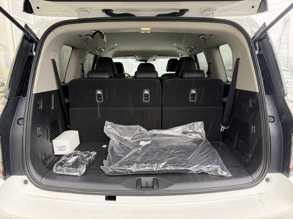 New 2026 Nissan Armada SV image 10