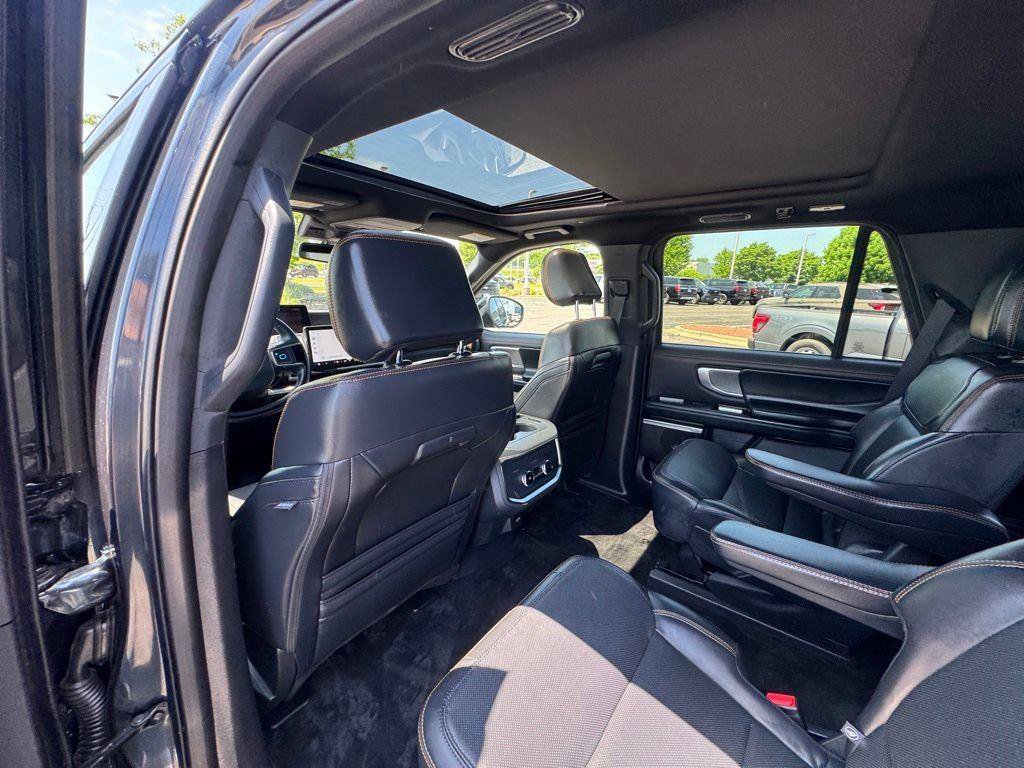 Used 2025 Ford Expedition Tremor AWD/4WD image 14