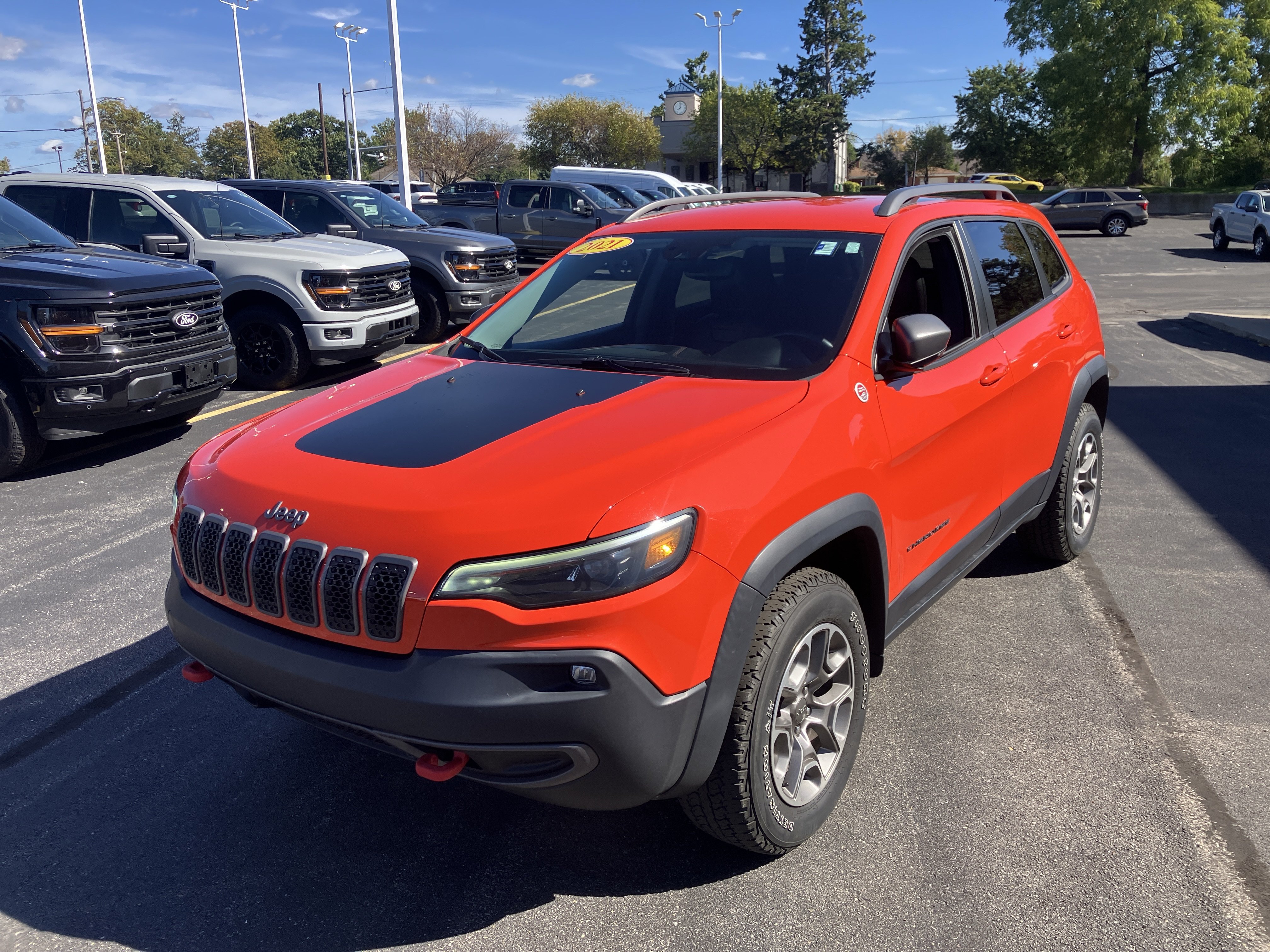 Used 2021 Jeep Cherokee Trailhawk AWD/4WD image 3
