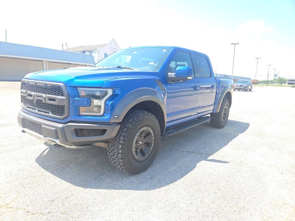 Used 2017 Ford F150 Raptor w/ Equipment Group 802A Luxury AWD/4WD image 3