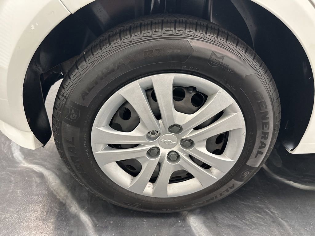 Used 2019 Chevrolet Sonic LT image 29