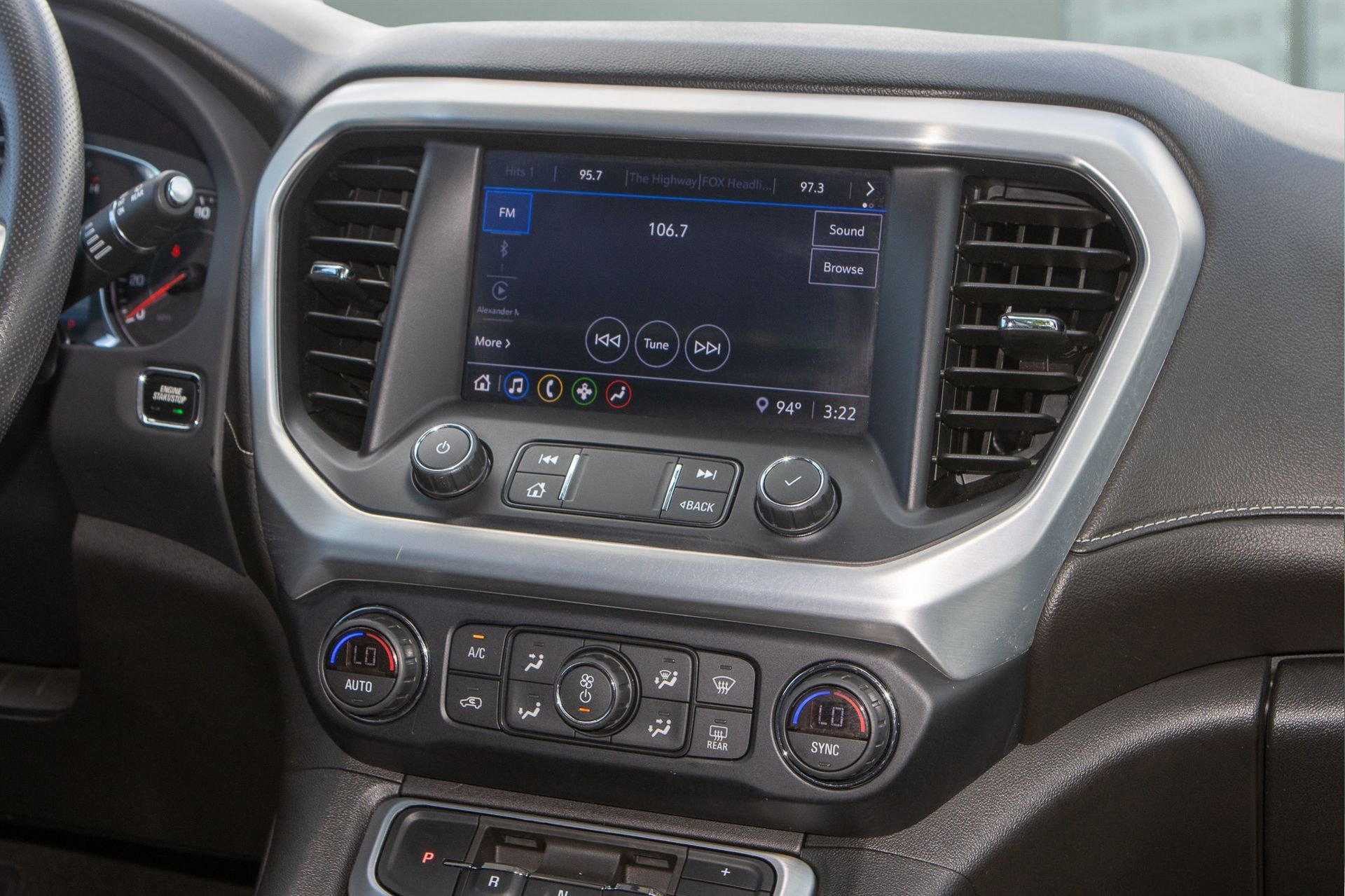 Used 2022 GMC Acadia SLE w/ Driver Convenience Package image 18