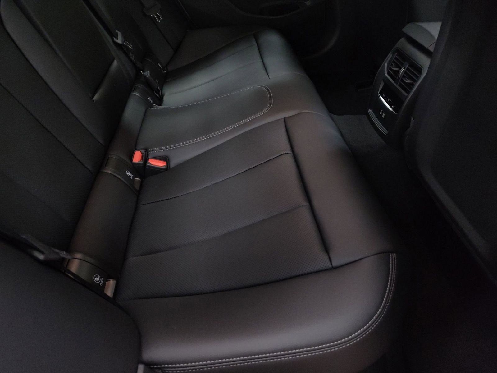 New 2026 BMW 330i xDrive Sedan w/ M Sport Package image 25