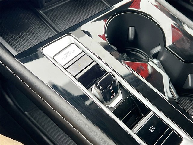 Used 2024 Volkswagen Atlas SE image 16