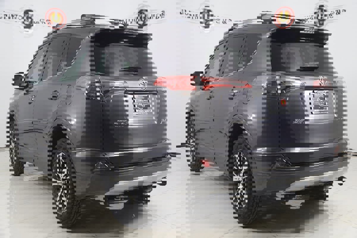 Used 2017 Toyota RAV4 XLE image 4