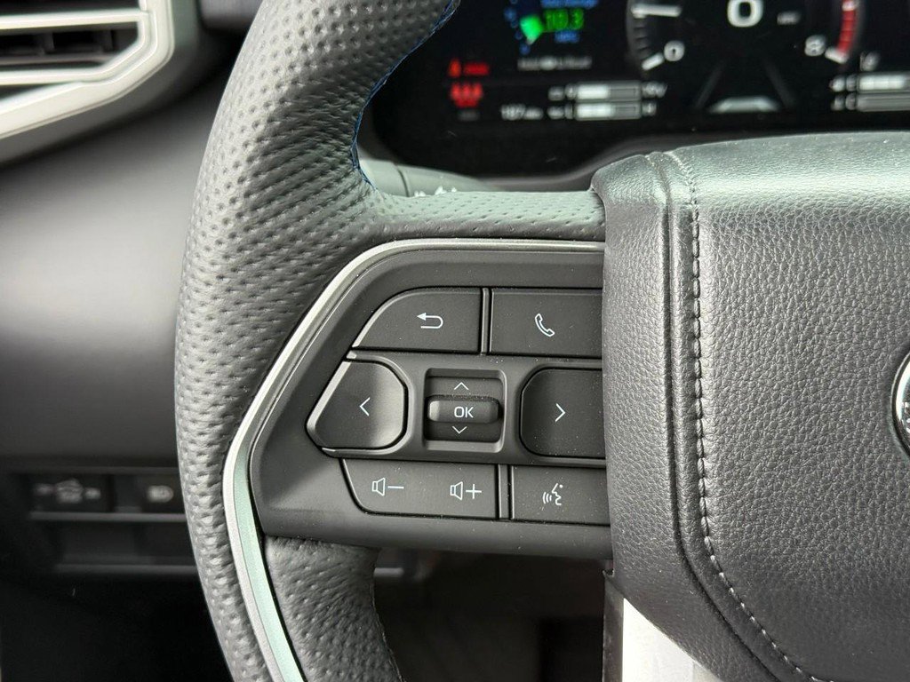 New 2025 Toyota Tundra Platinum w/ TRD Off-Road Package image 16