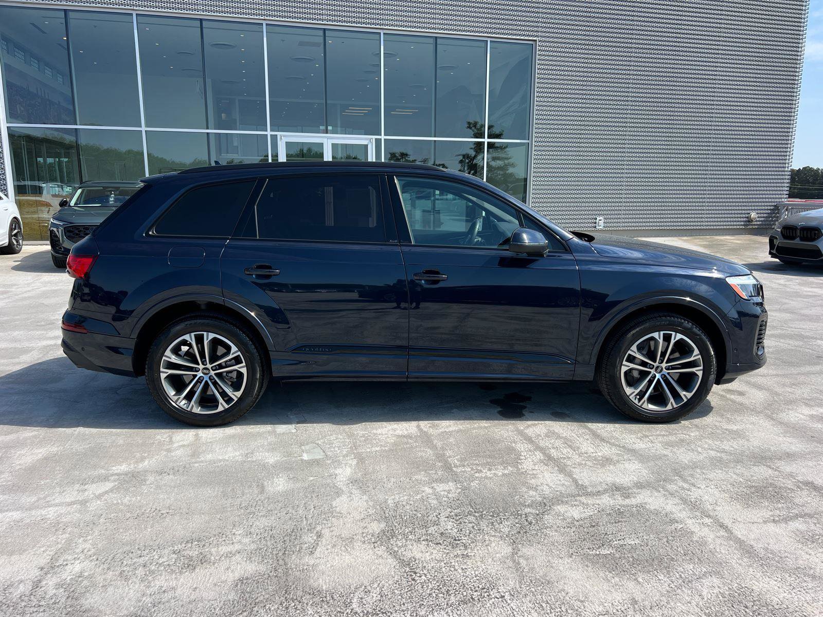 Certified 2025 Audi Q7 2.0T Premium Plus w/ Premium Plus Package AWD/4WD image 4