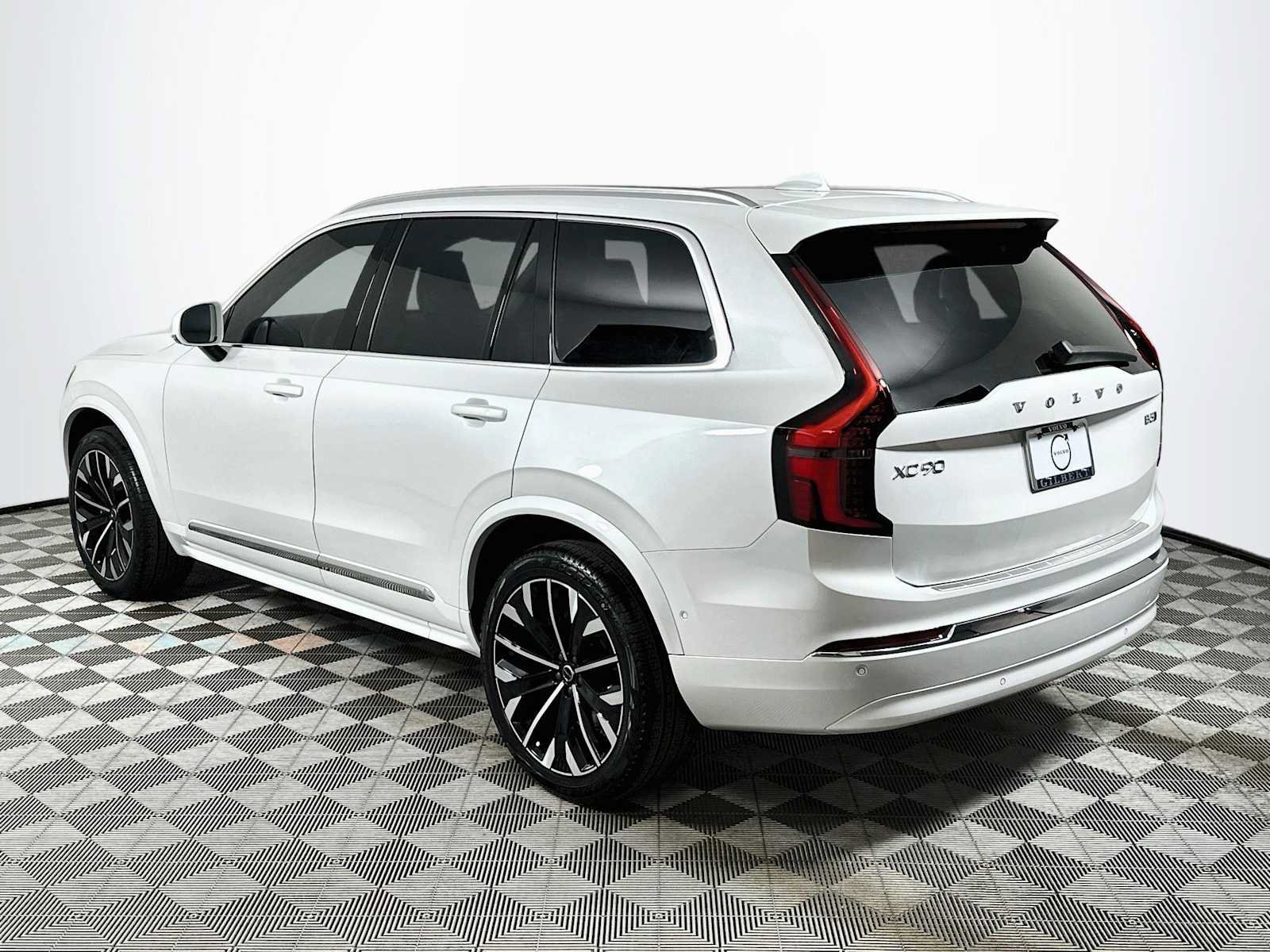 New 2027 Volvo XC90 B5 Plus AWD/4WD image 5