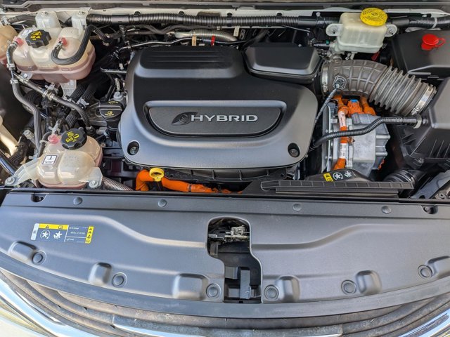 Used 2018 Chrysler Pacifica Limited w/ Advanced Safetytec Group FWD image 24