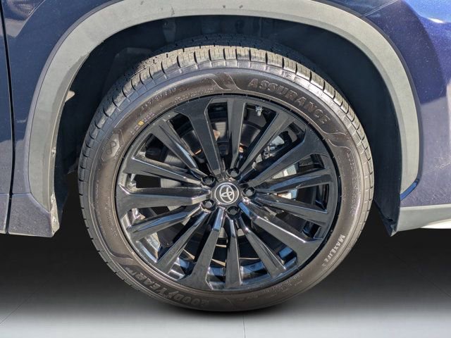 Used 2023 Toyota Highlander XSE image 9