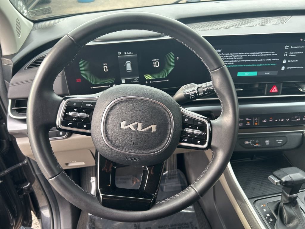 Used 2025 Kia Carnival image 14