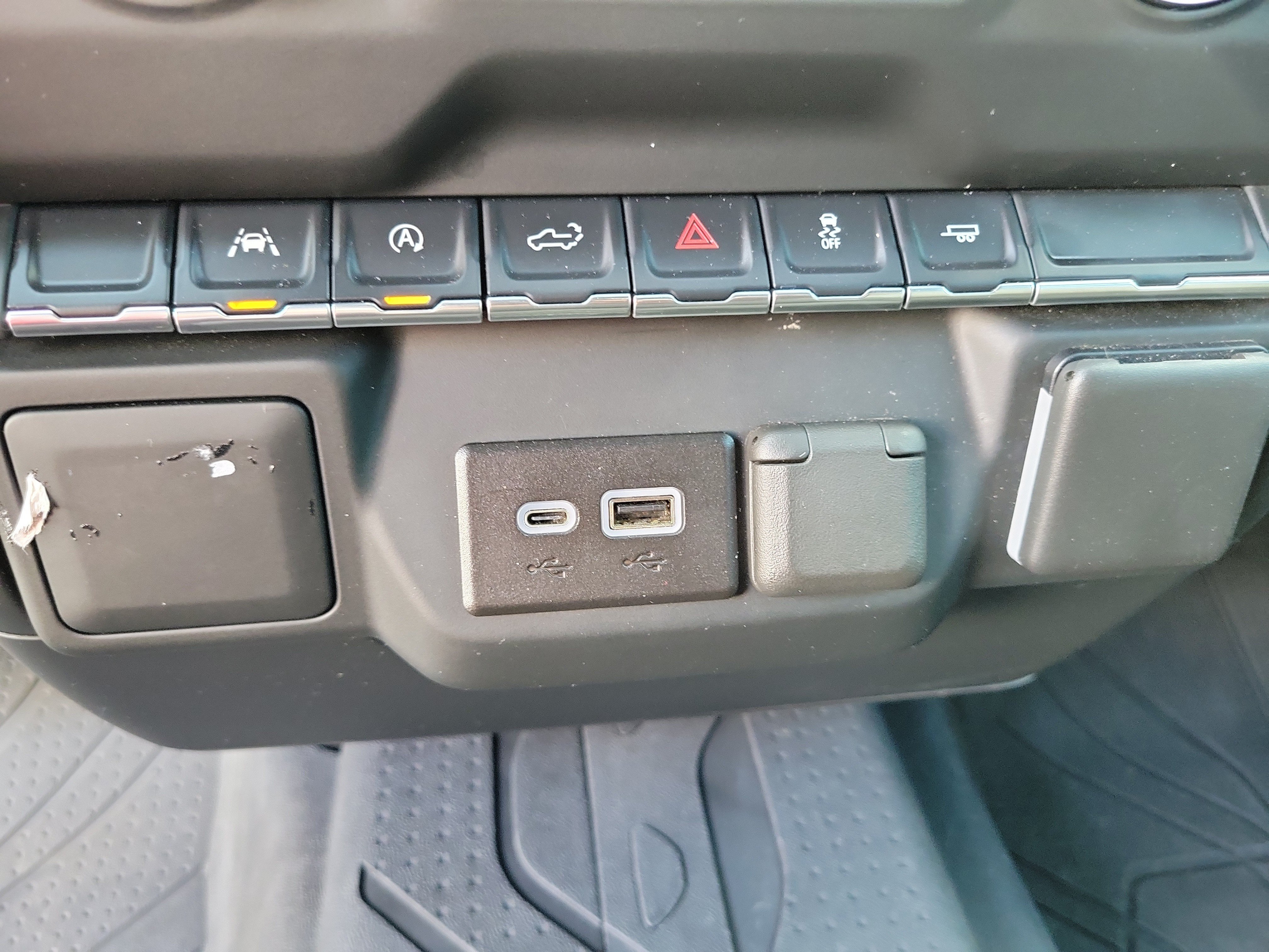 Used 2024 Chevrolet Silverado 1500 Custom RWD image 29