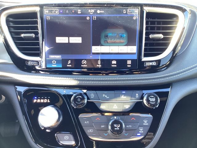New 2026 Chrysler Pacifica Select image 12