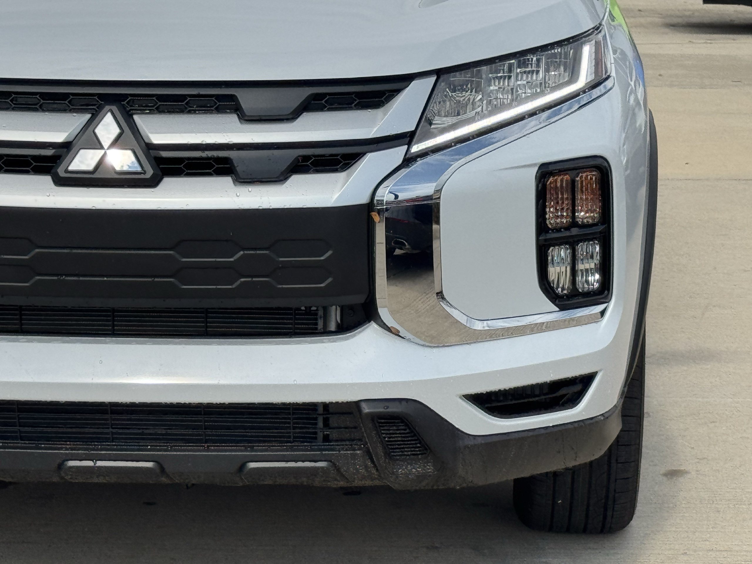 New 2027 Mitsubishi Outlander Sport ES FWD image 9