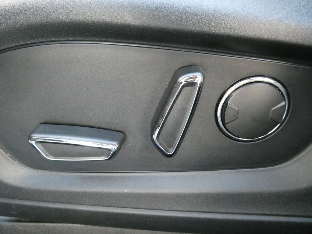 Used 2020 Ford Explorer Limited image 28