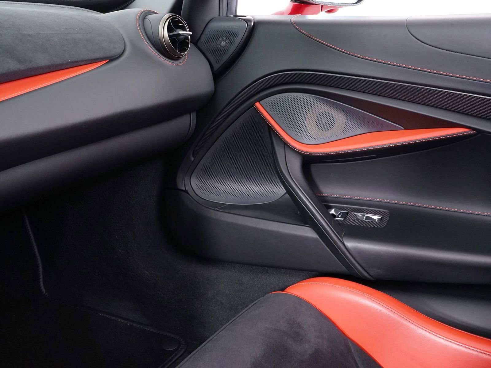 Used 2020 McLaren 720S Spider RWD image 25