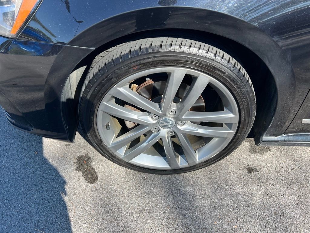 Used 2017 Volkswagen Passat 1.8T R-Line image 12