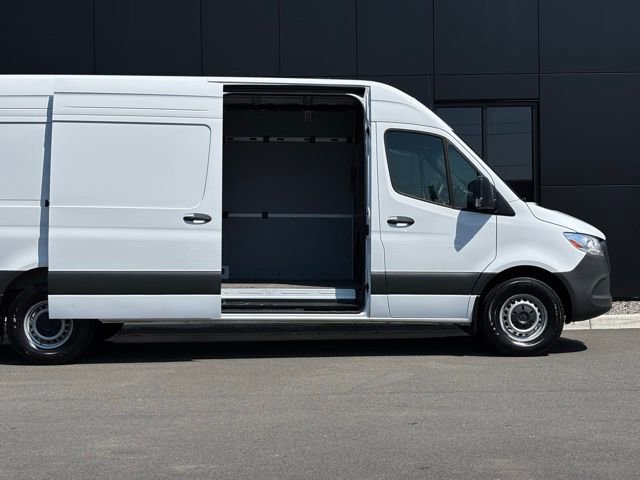 Used 2025 Mercedes-Benz Sprinter 2500 image 23