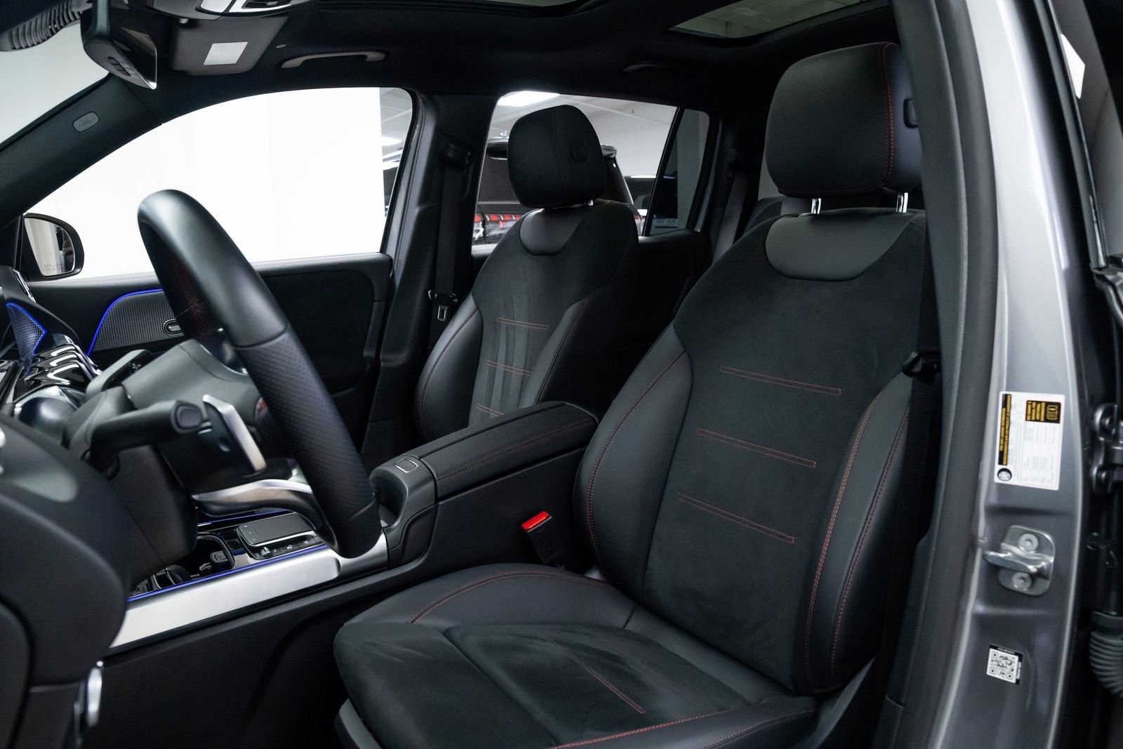 Used 2023 Mercedes-Benz EQB 350 4MATIC SUV image 17